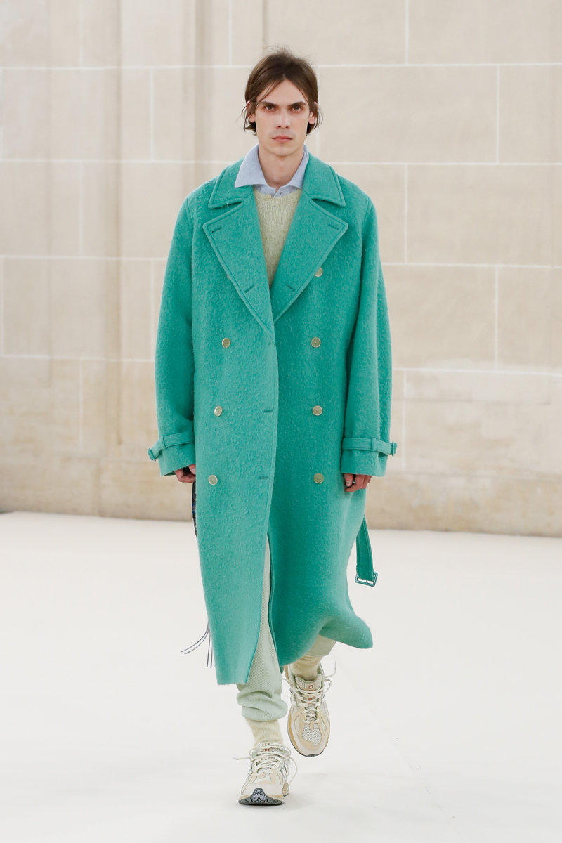ルック】「オーラリー」2023-24年秋冬コレクション - WWDJAPAN