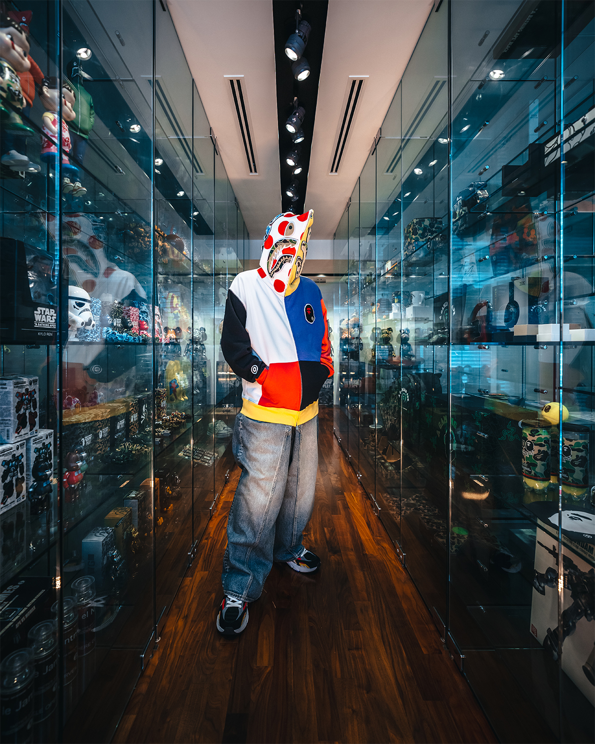 ア ベイシング エイプ®」が“シャークフーディー”20周年ポップアップを