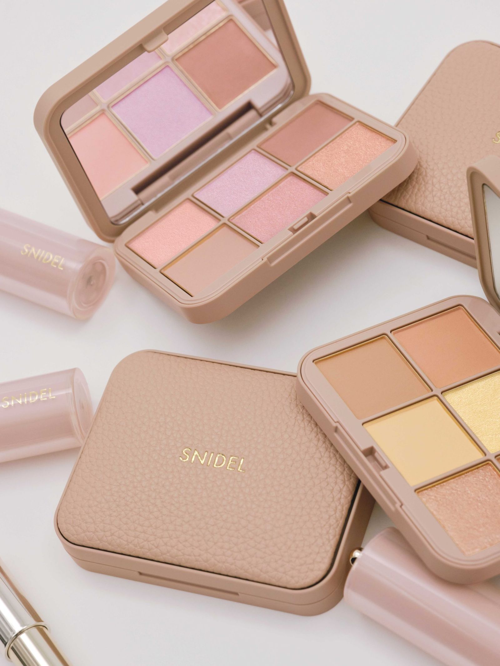 スナイデル ビューティ」×石井美保の第2弾 人気アイパレット＆リップに