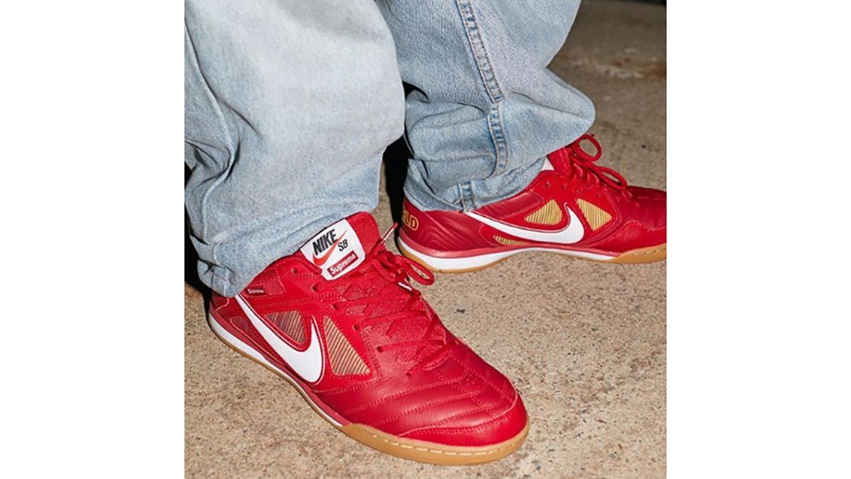 スポーツ×ファッションで、アツいのはサッカーだ！──シュプリーム x