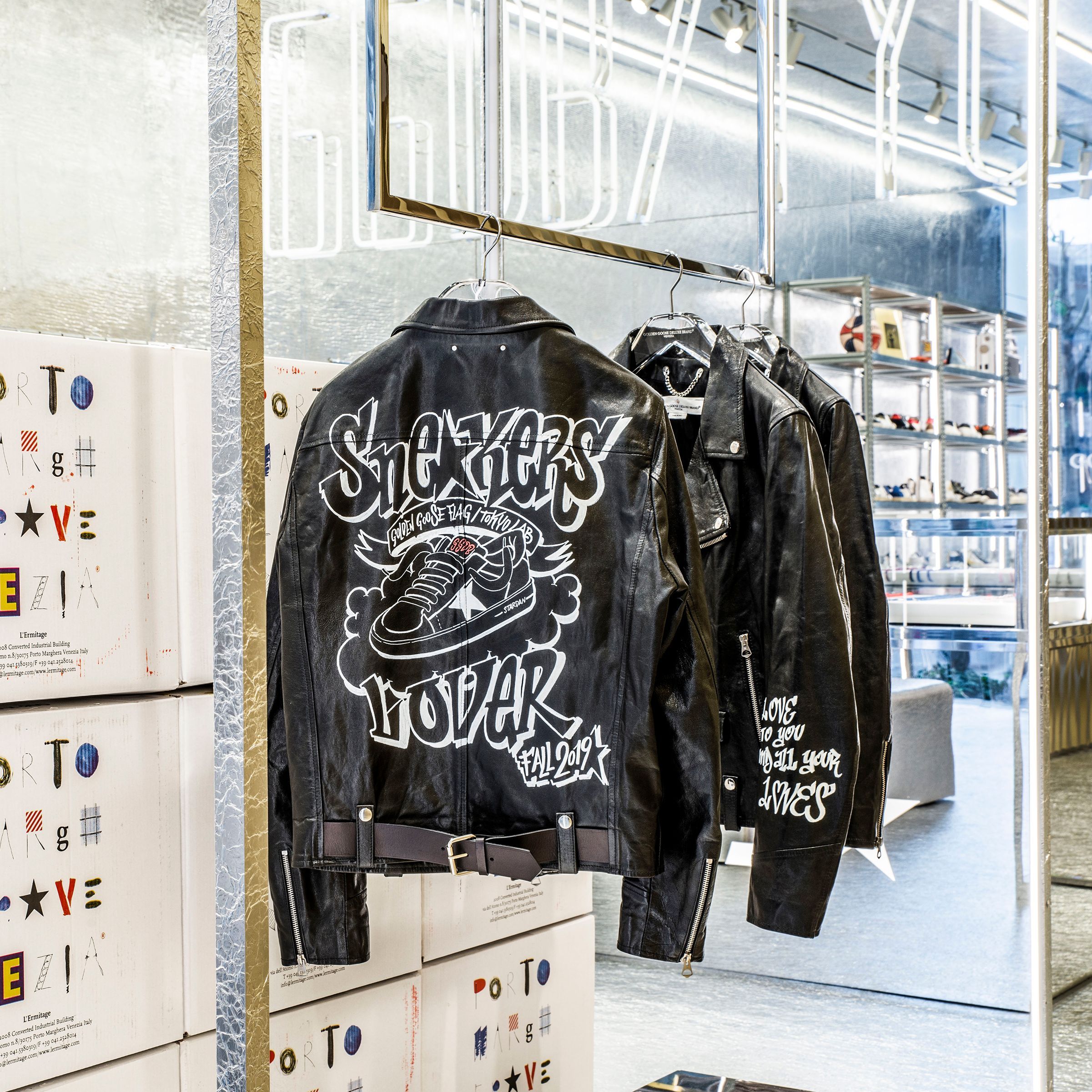 ゴールデン グースのレザージャケットをポップに飾ろう！ | GQ JAPAN