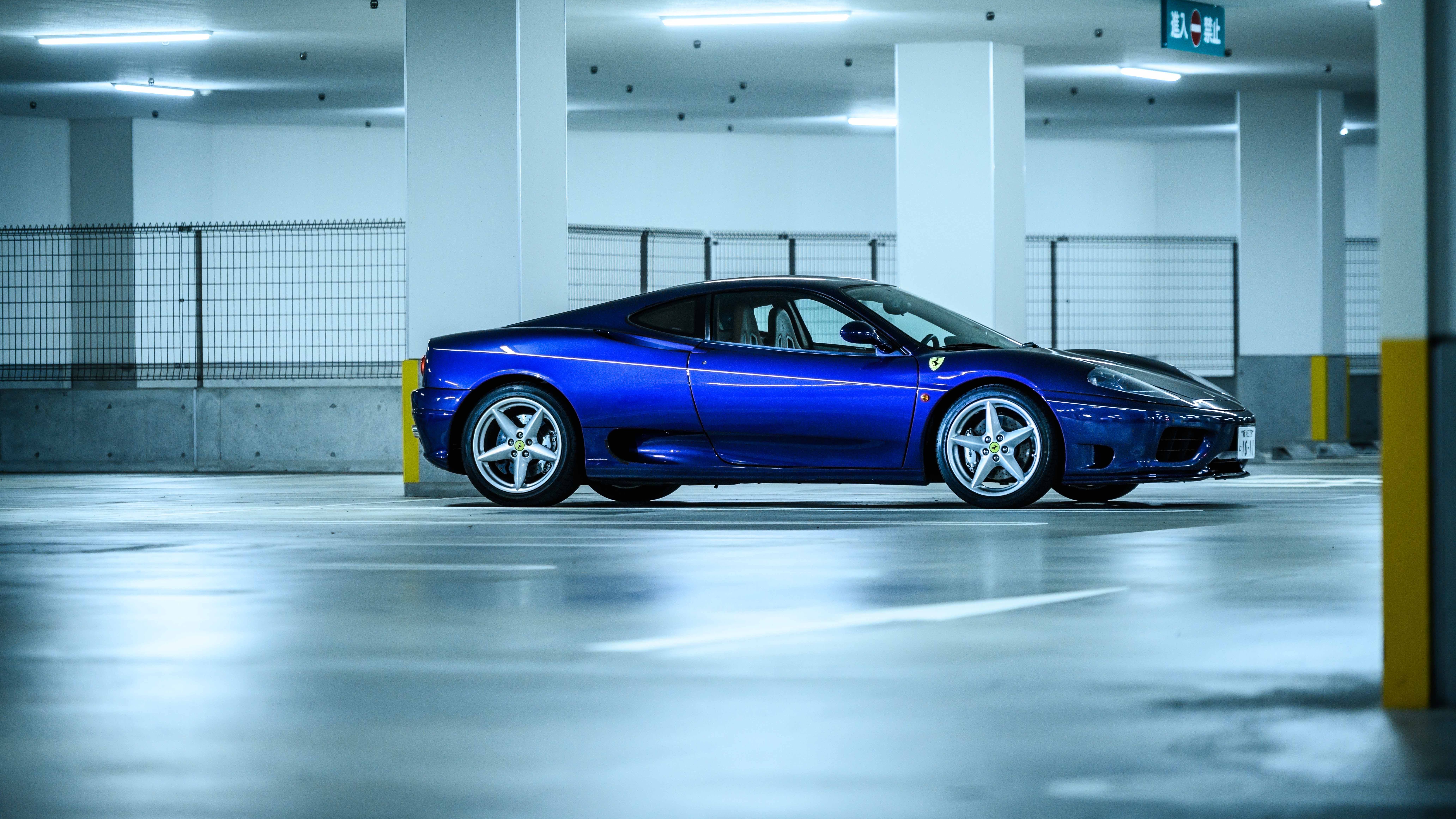 29歳、フェラーリを買う──Vol.35 謎多き付属マニュアル（後編） | GQ