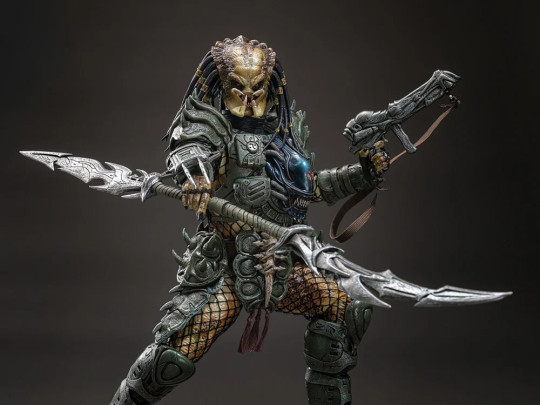 Hot Toys 2026 Predator CMS029 Broken Tusk Predator