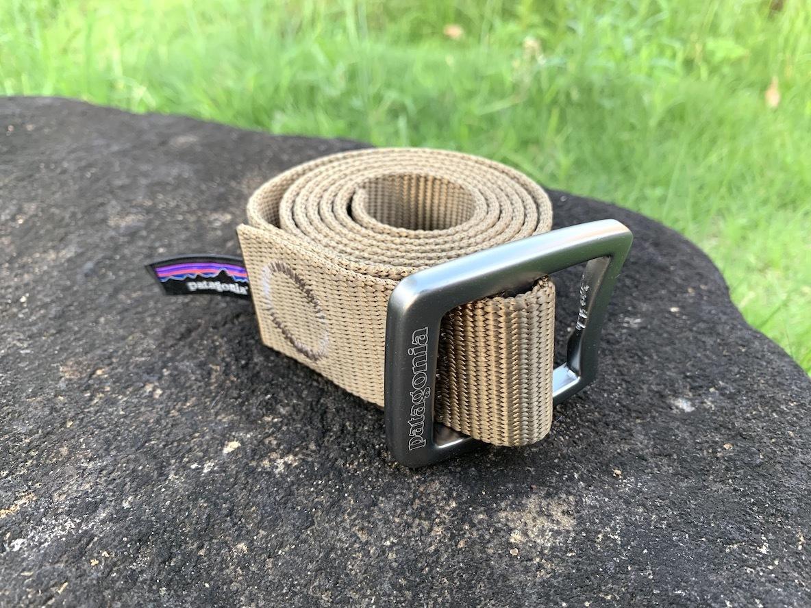 パタゴニアのベルトが、外で飲むビールとの相性が最高ってどういうこと