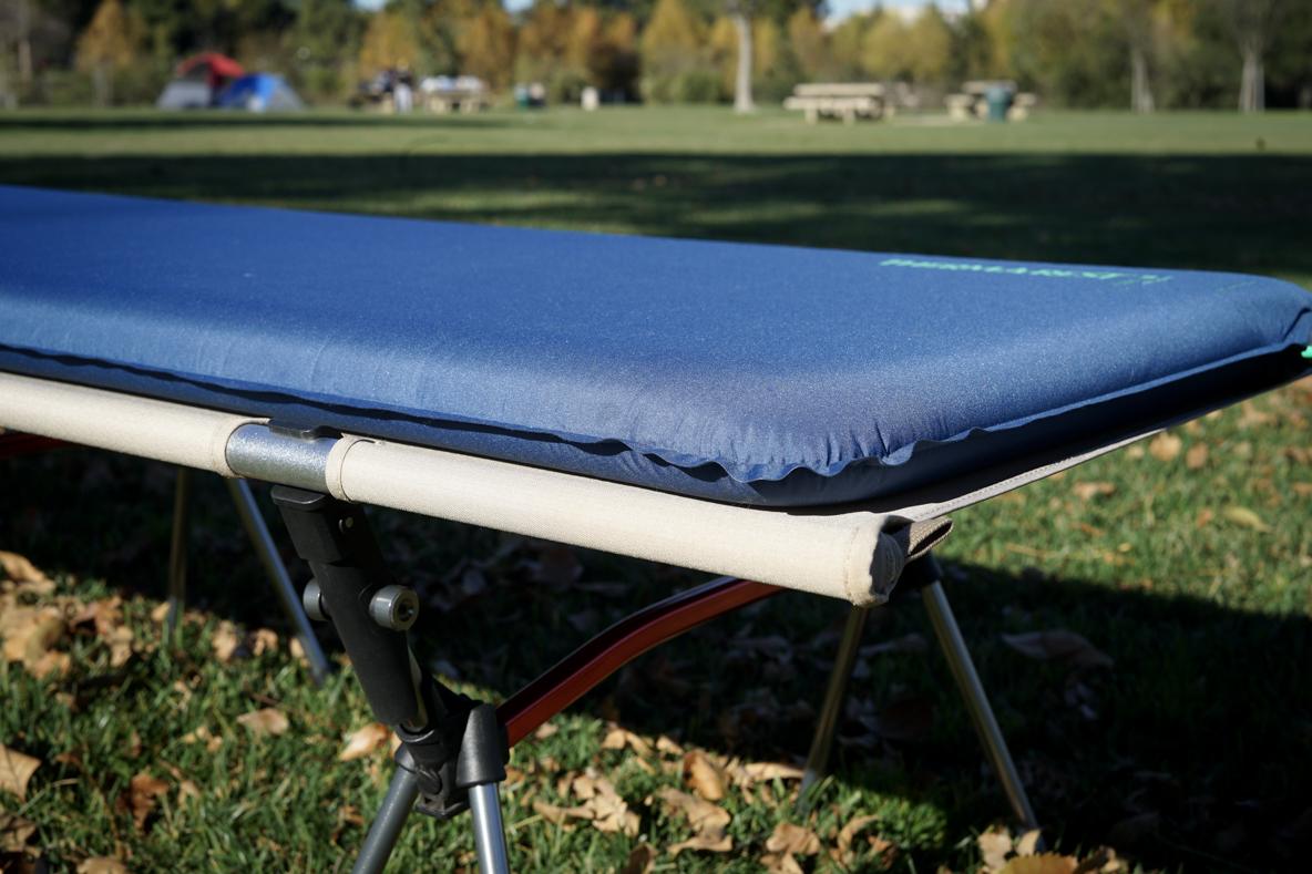 サーマレストの「ベースキャンプ」のおかげで、冬キャンでも安心して