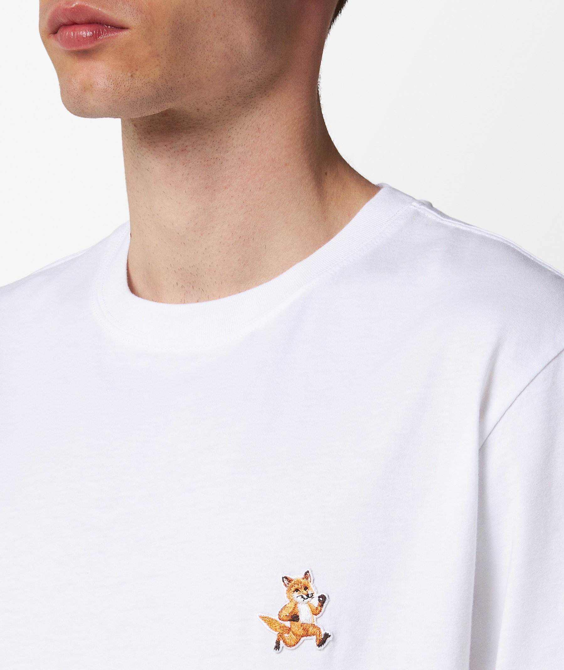 MAISON KITSUNÉ Speedy Fox Patch Comfort T-Shirt in White | SVD USA