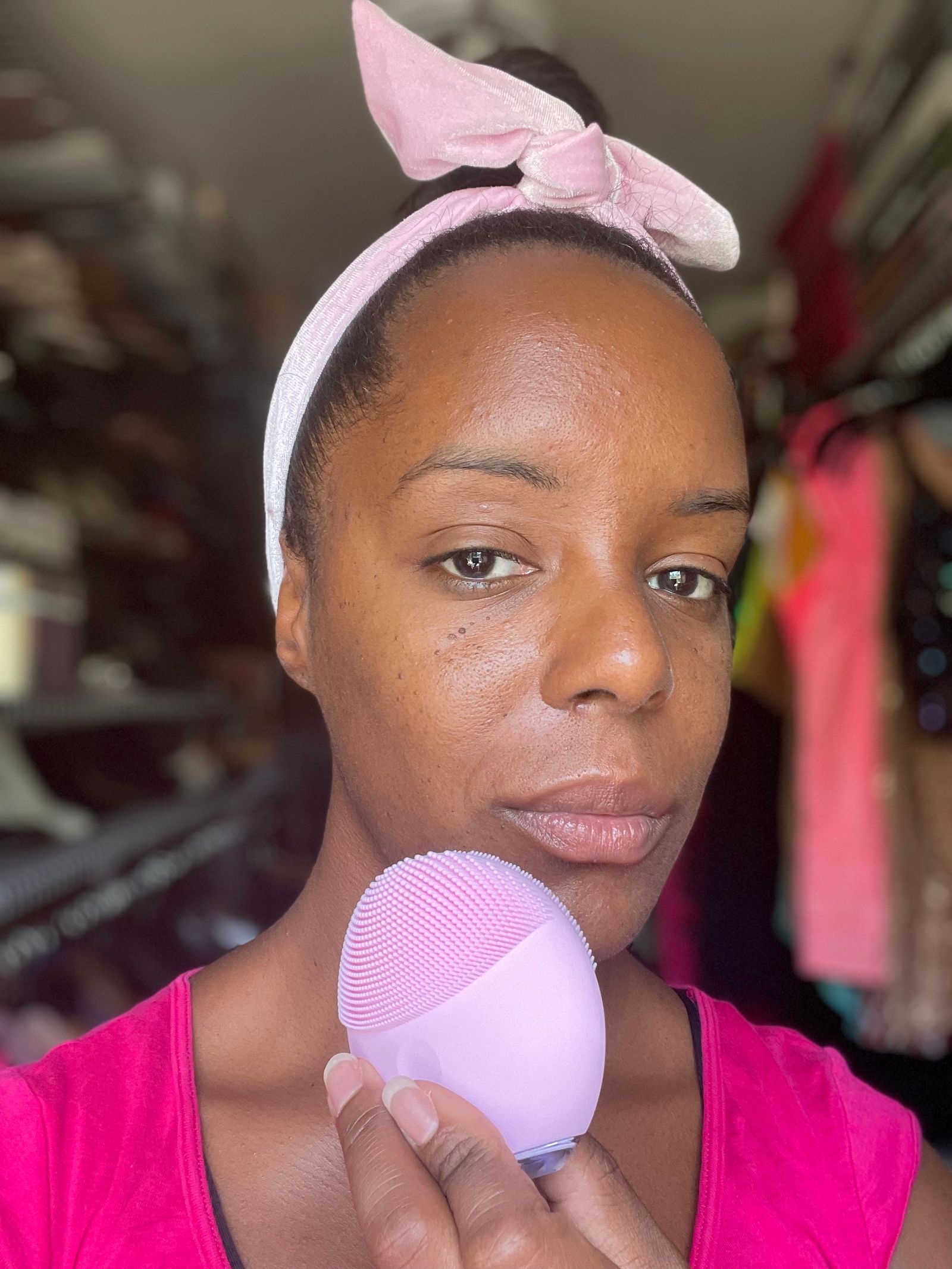 Foreo Luna Mini 3 Gently Deep Cleans Skin In Just 30 Seconds