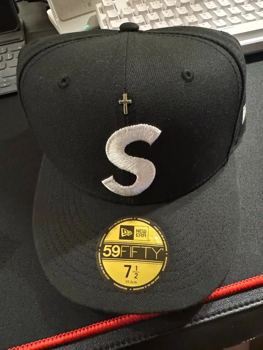 Supreme Gold Cross S Logo New Era Black | 브랜드 중고거래 플랫폼