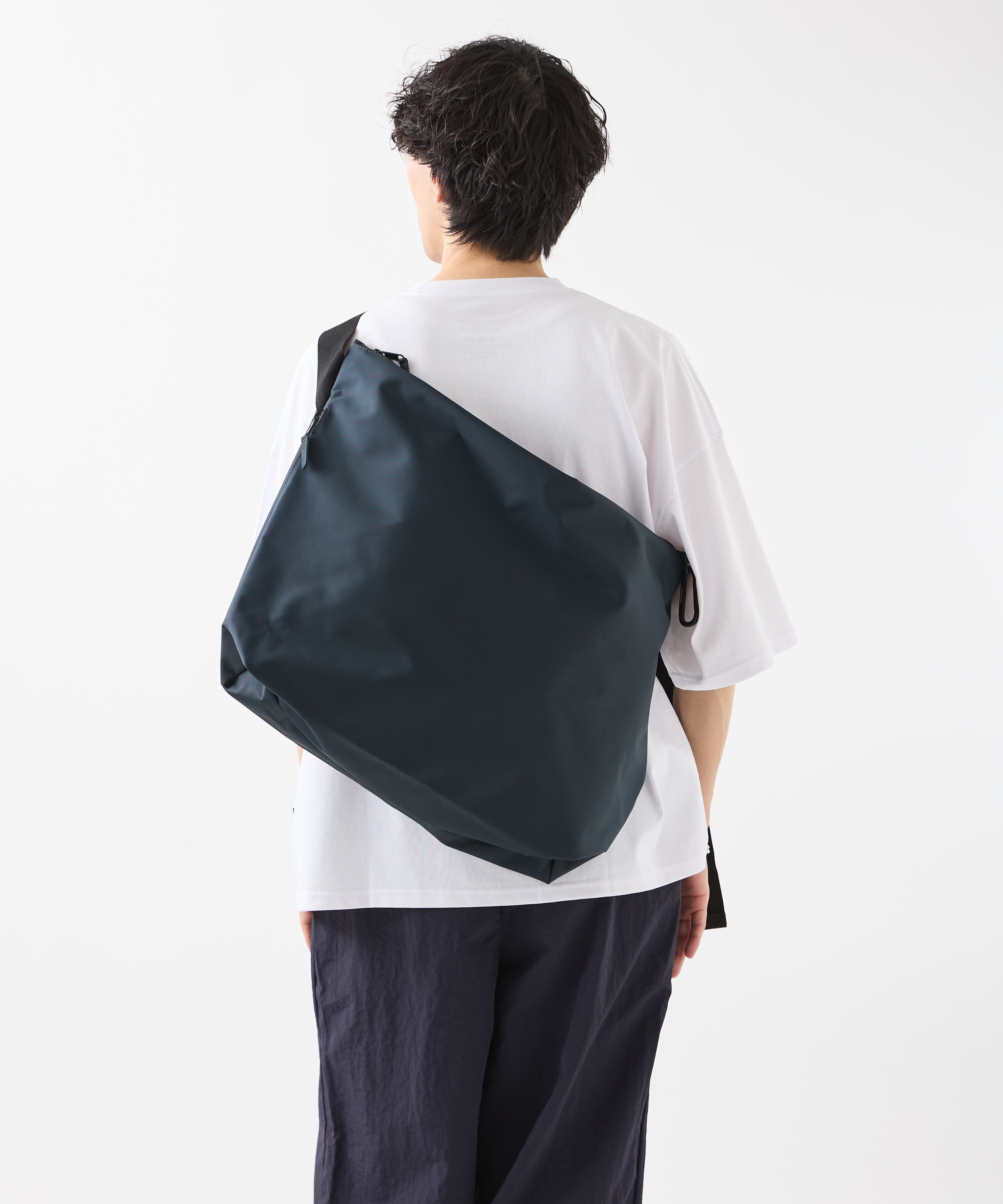 NYLON MESSENGER BAG meltum メルタム