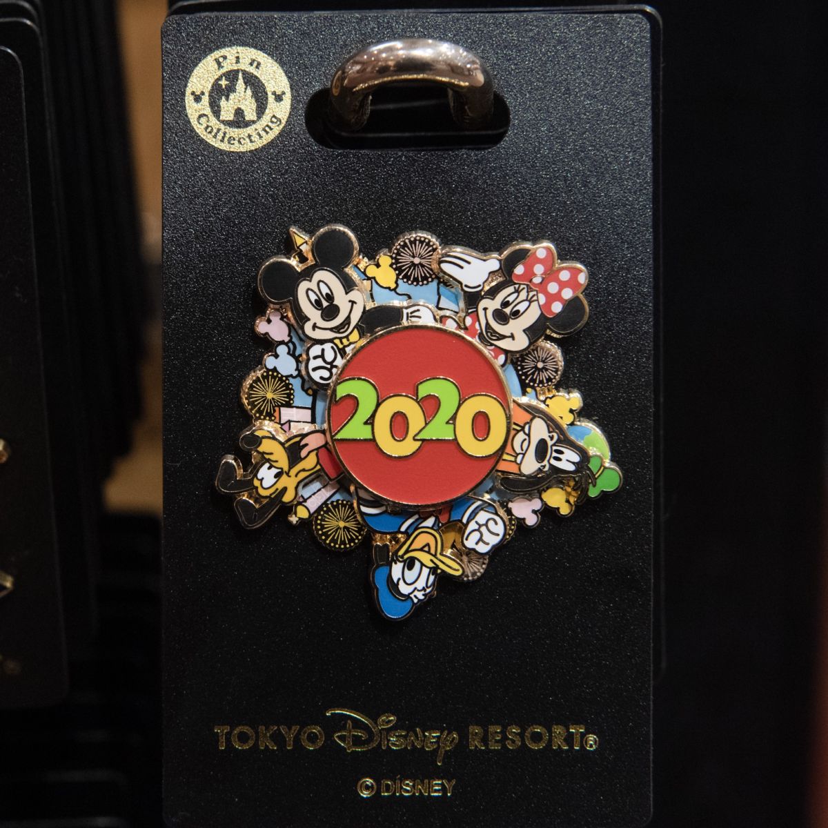 2020年デザイン！東京ディズニーランド「ミッキー&フレンズ」ピンバッジ -