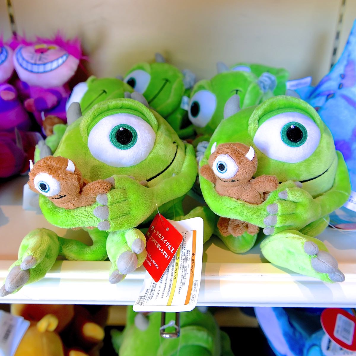 サリー&マイク&チェシャ猫が腕にくっつく☆東京ディズニーランド クッ