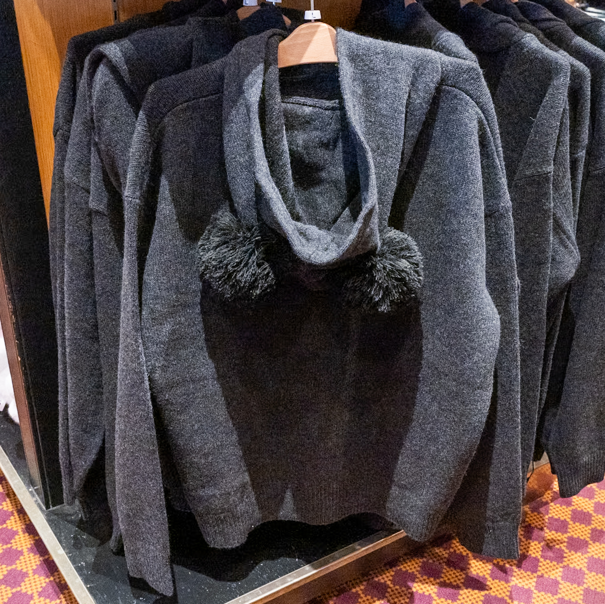 あったかニット素材！東京ディズニーランド「ミッキーマウス」パーカー