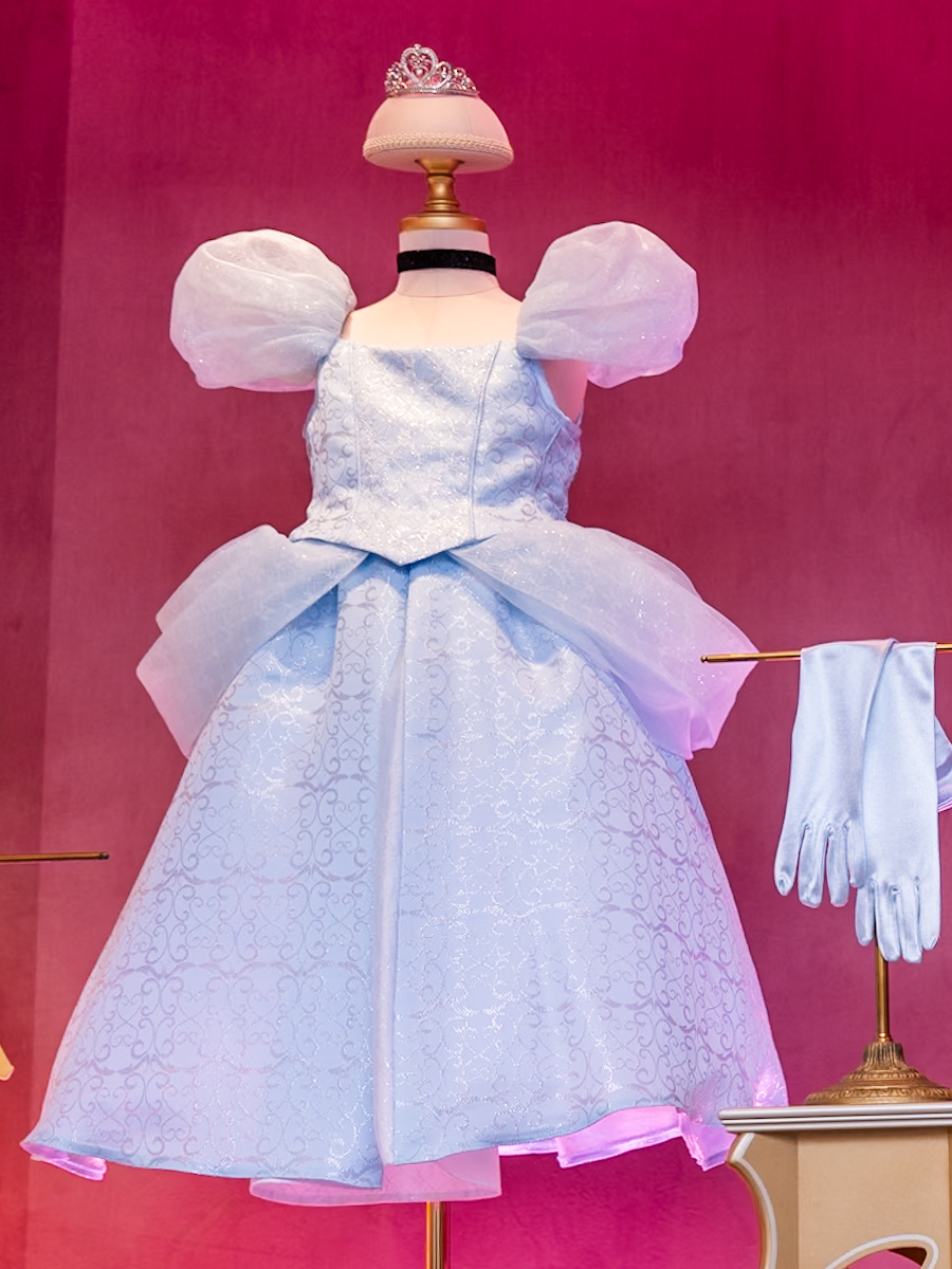 12月13日再開！戴冠式シーンのアナとエルサのドレスも登場☆「ビビディ