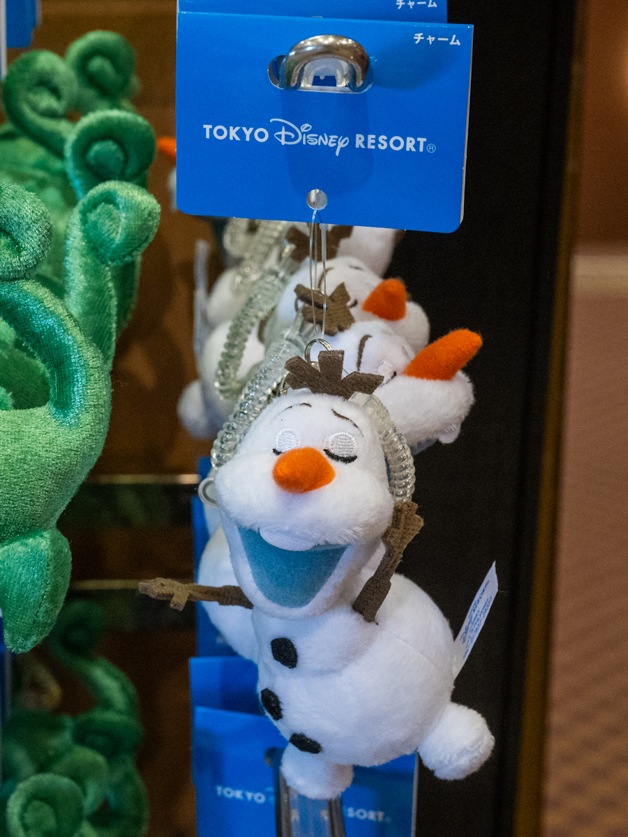楽しく歌うオラフ！東京ディズニーランド『アナと雪の女王』ぬいぐるみ