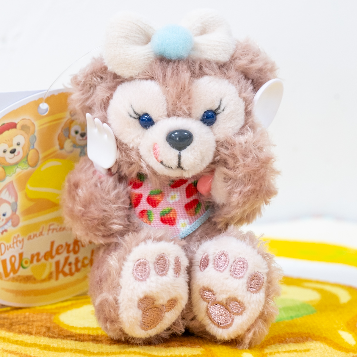 ぺろっと舌をだした姿がかわいい！東京ディズニーシー“ダッフィー