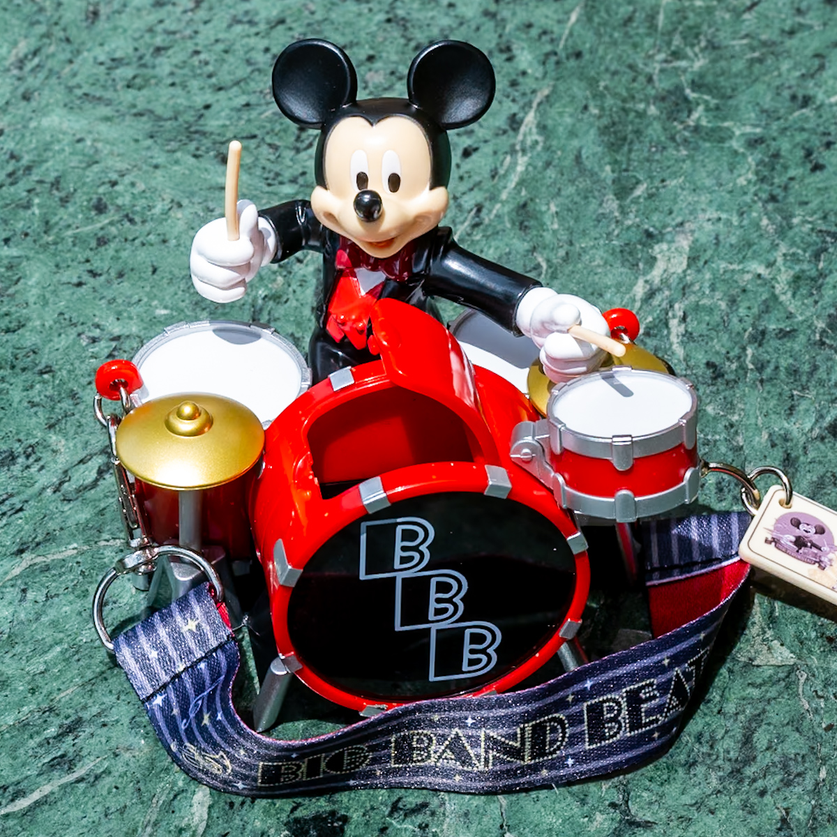 ドラムをたたくミッキーマウスデザイン！東京ディズニーシー「We Love