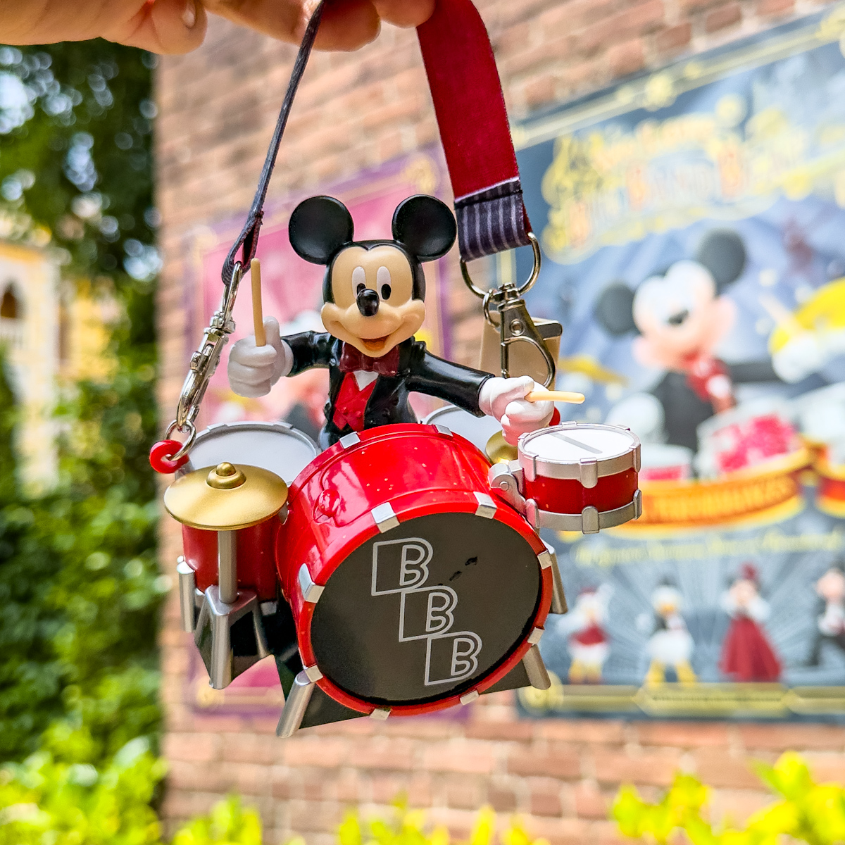 ビッグバンドビート ミッキーマウス ドラムをたたくミッキーマウス