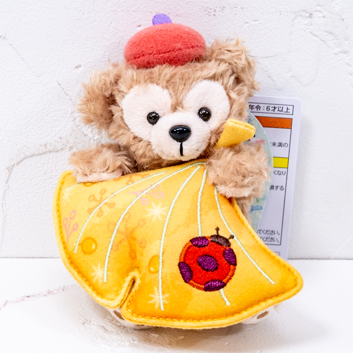 落ち葉を抱えた7人！東京ディズニーシー“ダッフィー＆フレンズの