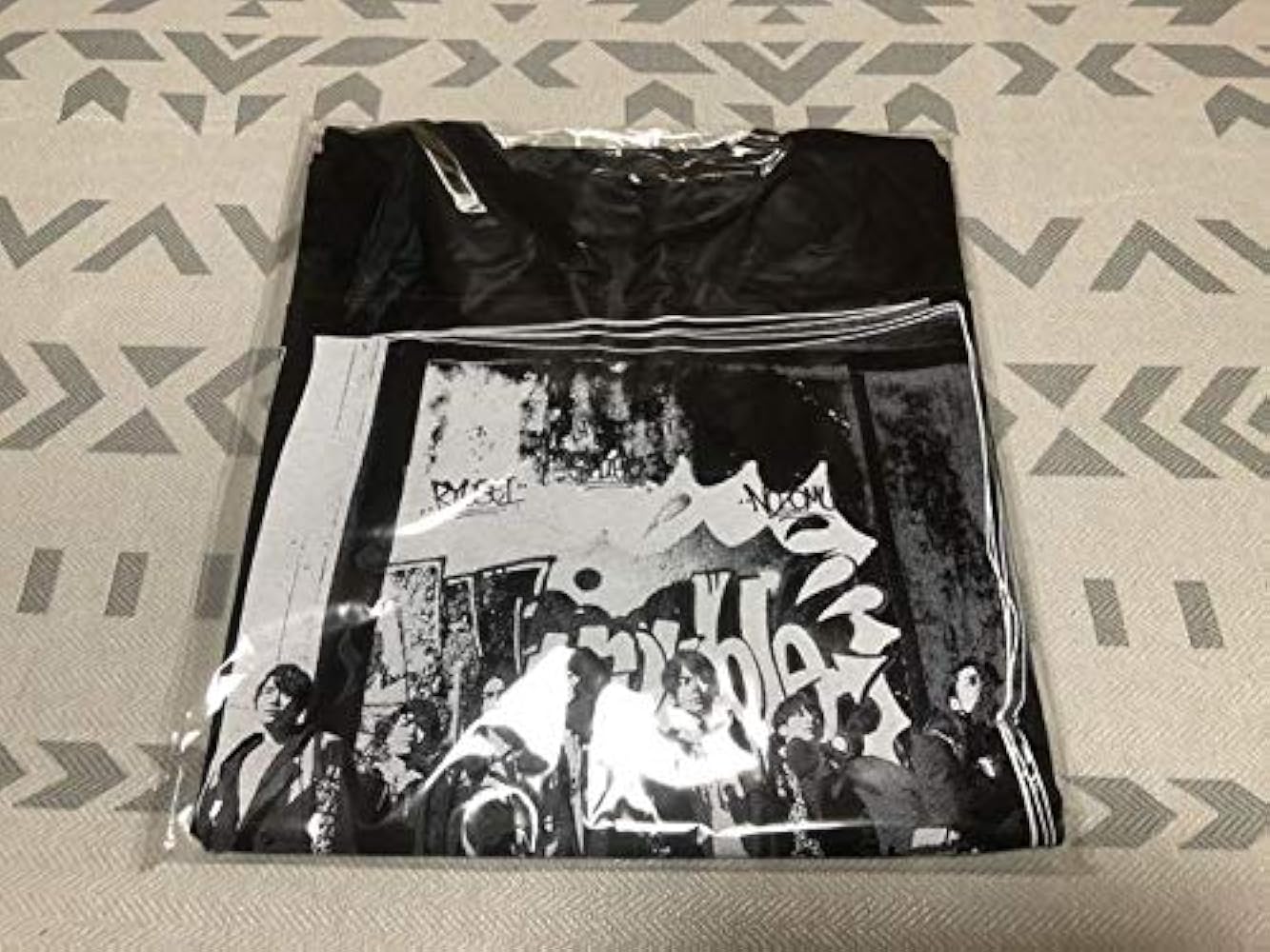 Amazon.co.jp: ジャニーズWEST Wtrouble Tシャツ : ホビー