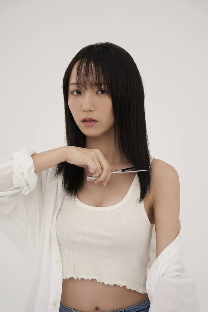 Amazon.co.jp: 野口衣織ファースト写真集 君にしか教えない : オノ