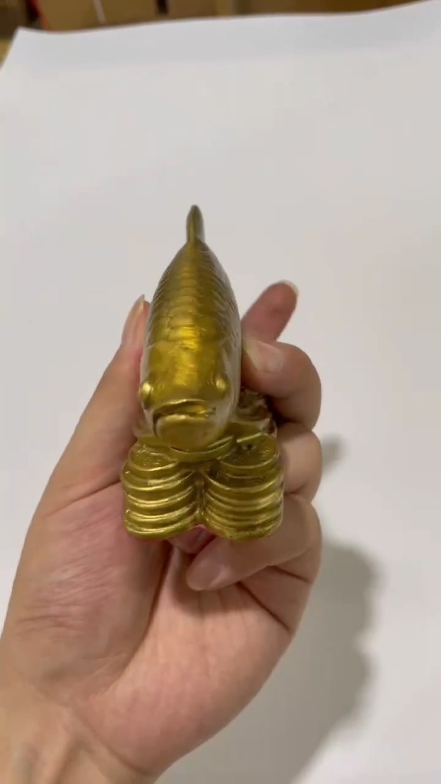 Amazon.co.jp: 金龍魚 アロワナ 銅製 招財 風水置物 魚の置物 風水
