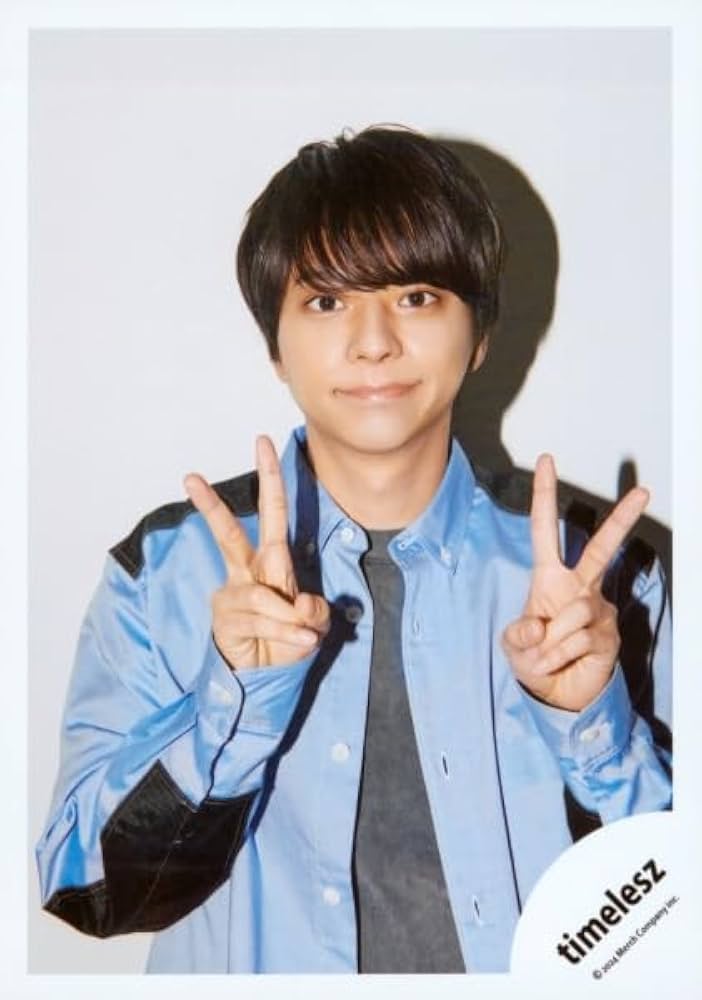 Amazon.co.jp: timelesz 公式 生 写真（佐藤勝利）SE01223 : ホビー
