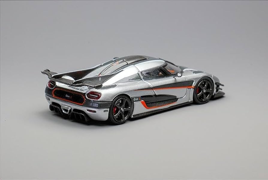 Amazon.co.jp: TPC 1 64 ケーニグセグ アゲーラ One 1 シルバー : おもちゃ