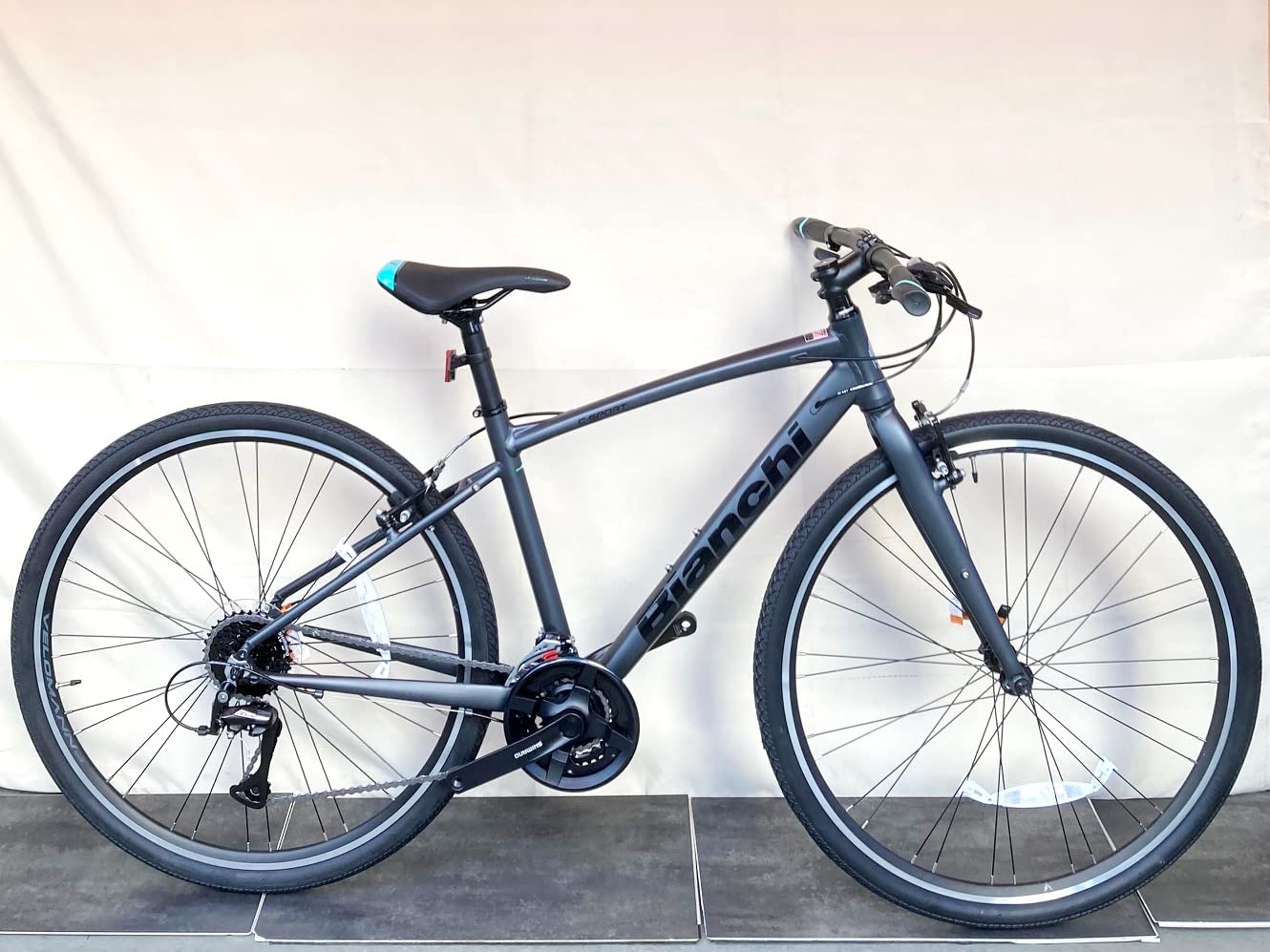 bianchi c-sport2 disc リアホイールジャンク 引き取り限定 bianchi c