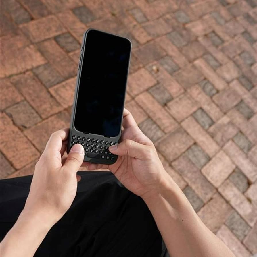 Amazon.co.jp: Clicks iPhone 16 Pro Max Keyboard Case with MagSafe