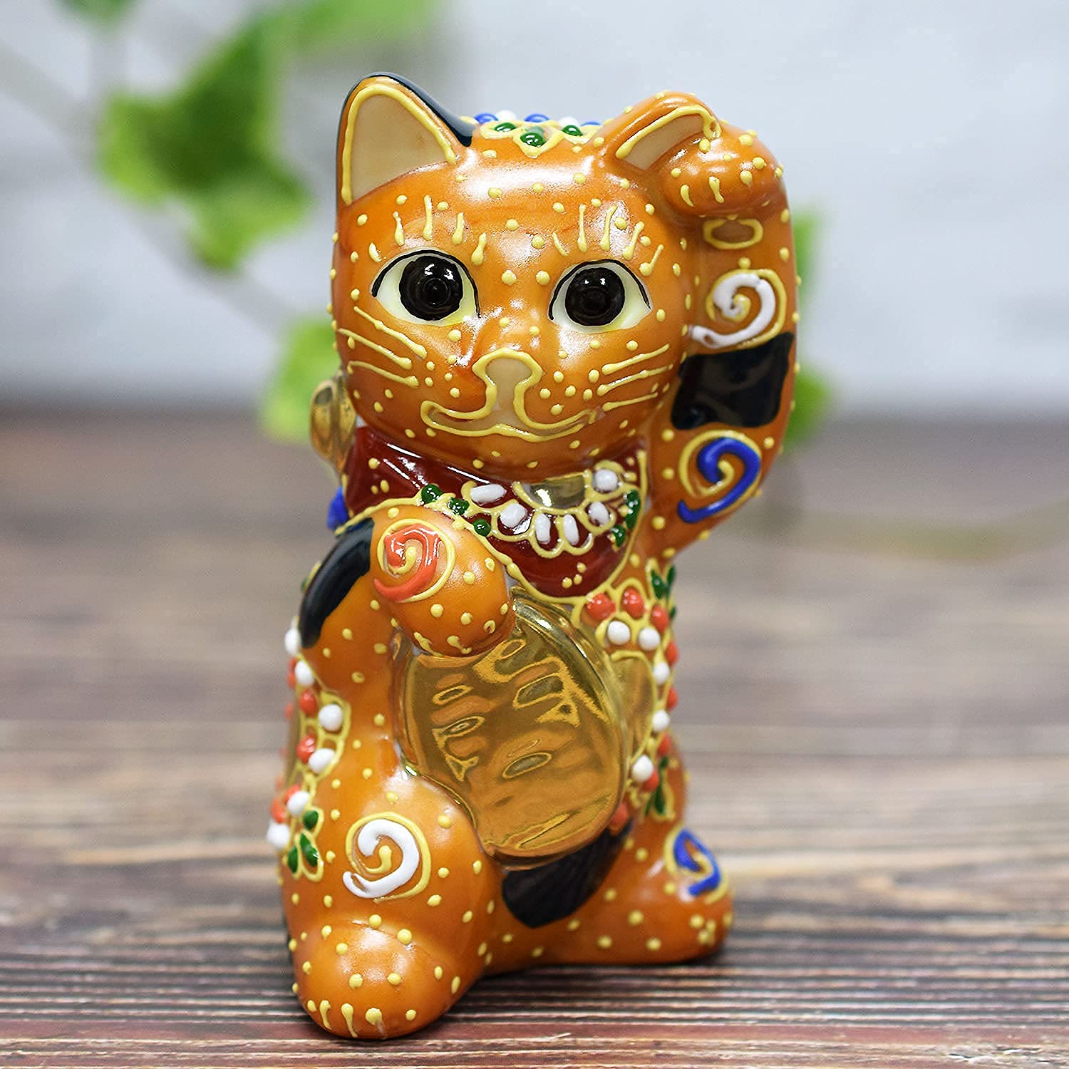 Amazon.co.jp: 九谷焼 踊る♪招き猫 金小判 N-024F : ホーム＆キッチン
