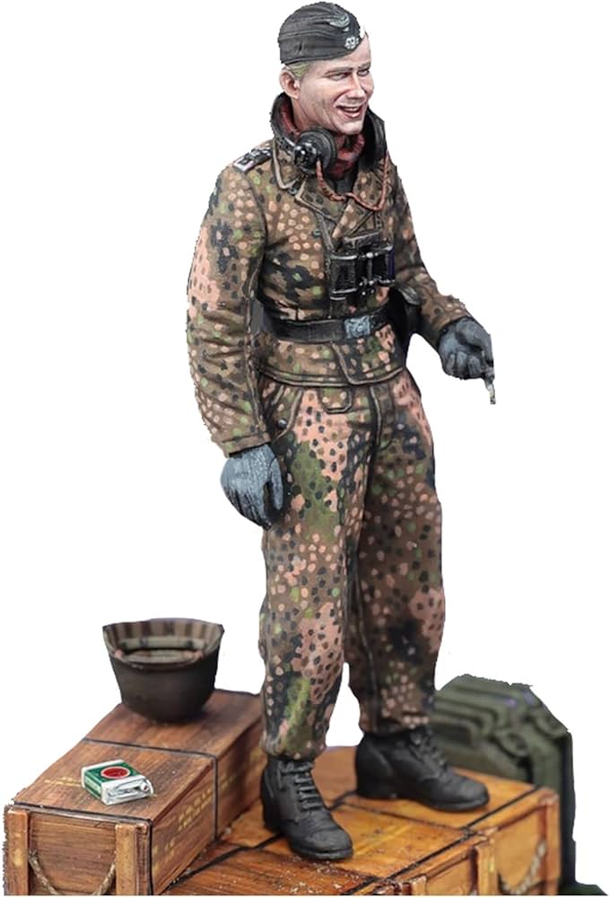 Amazon | ロイヤルモデル 1/35 第2次世界大戦 ドイツ軍 武装親衛隊