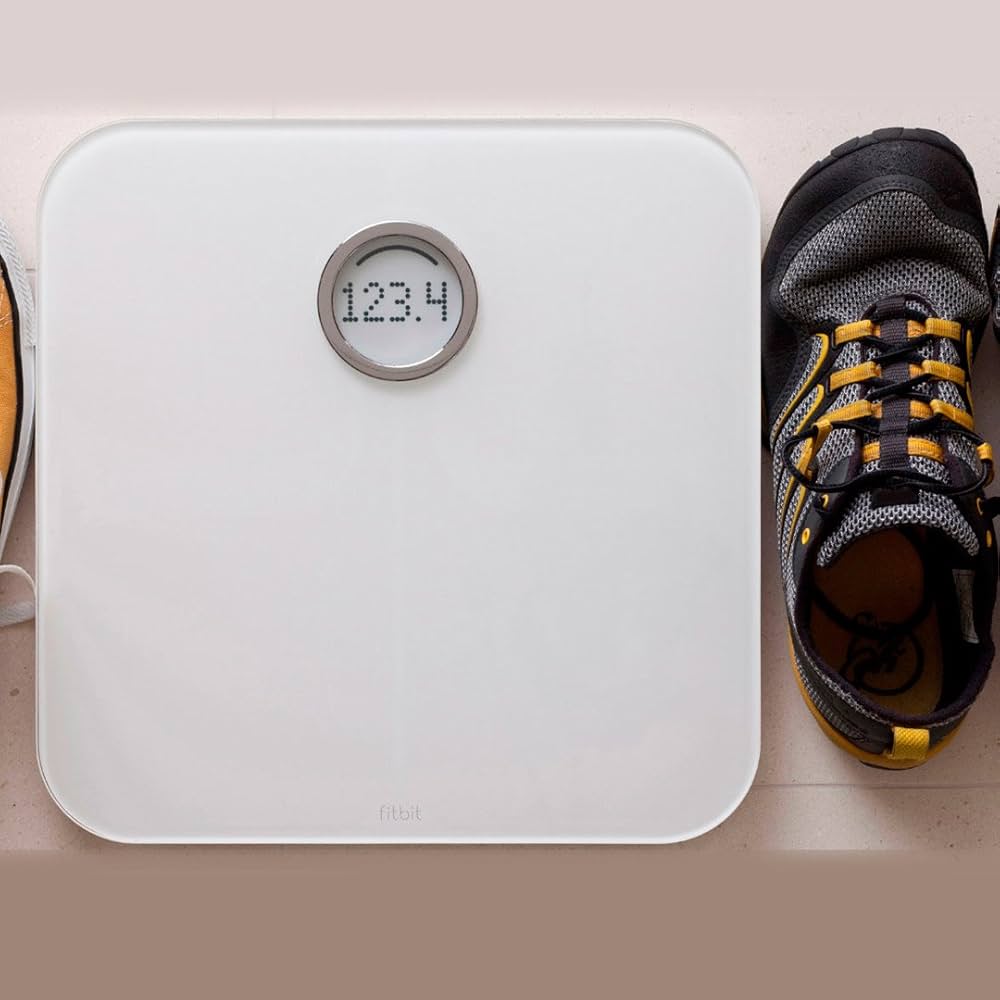Amazon.co.jp: Fitbit(フィットビット) Aria Wi-Fi Smart Scale 多機能