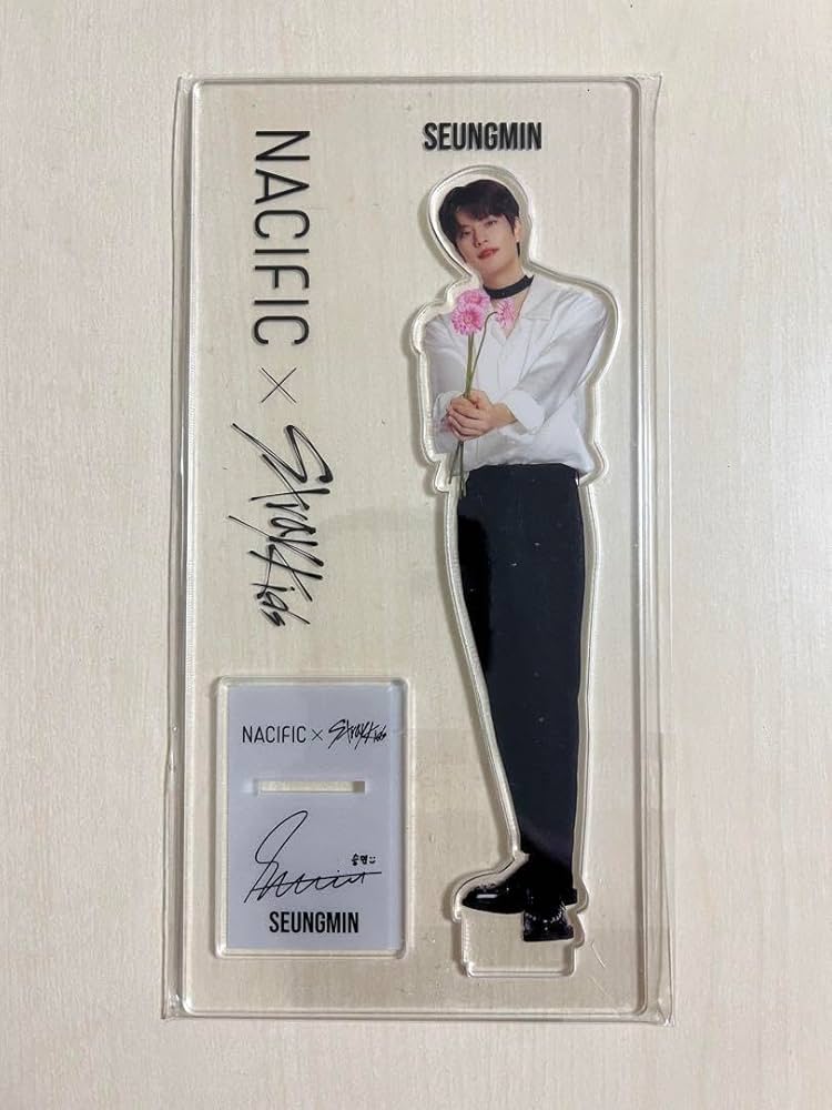Amazon.co.jp: straykidsスキズ nacificナシフィック アクスタ トレカ