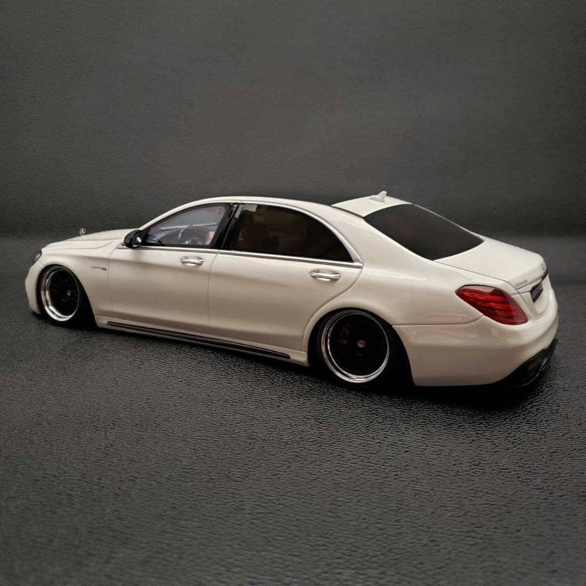 Amazon.co.jp: 1/18 メルセデス ベンツ AMG S63 W222 後期カスタム