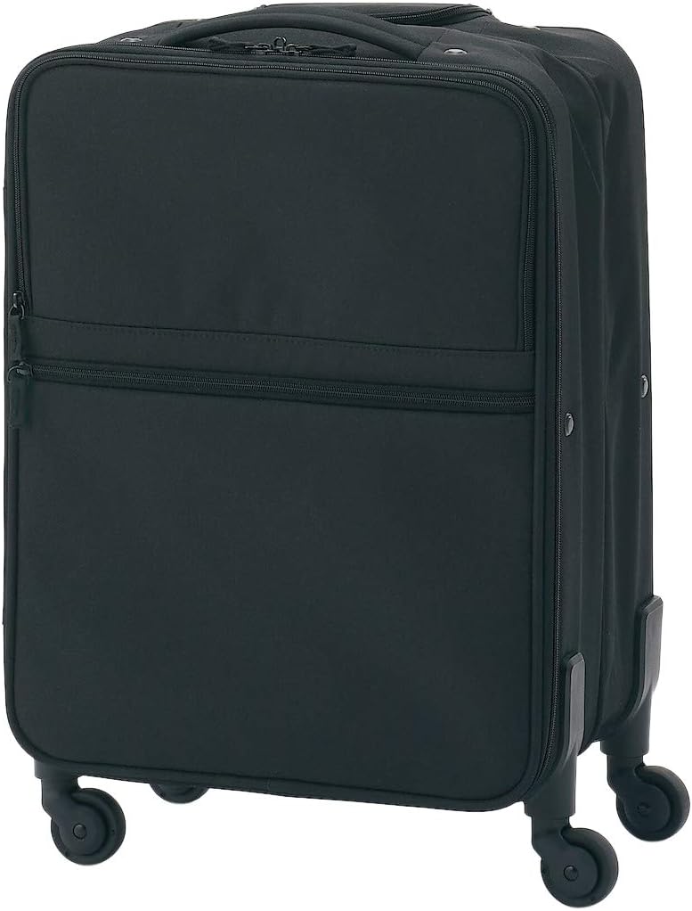 比較的美品無印良品特大81L半分の厚みで収納できるソフトキャリーケース