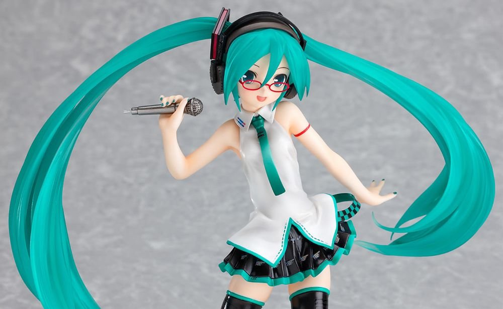 Amazon.co.jp: 初音ミク Lat式Ver. (1/8スケール PVC塗装済み完成品