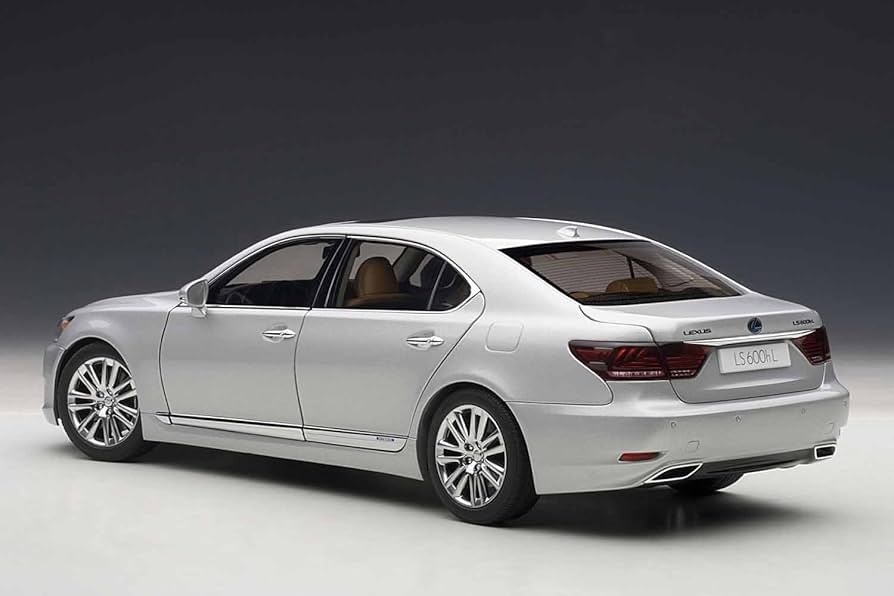 Amazon | AUTOart 1/18 レクサス LS600hL (シルバー・タン) 完成品