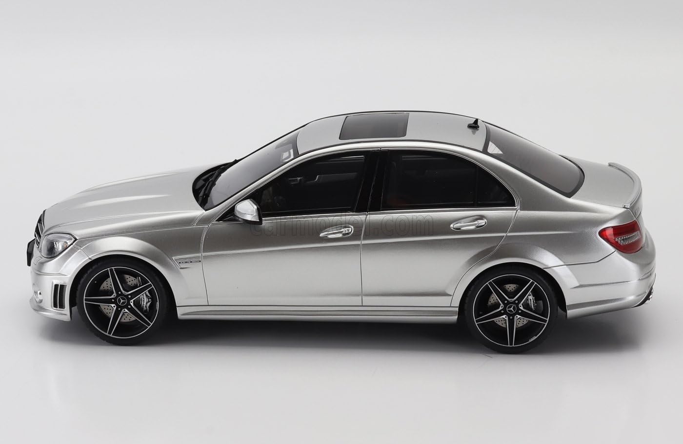 Amazon.co.jp: ミニカー 1/18 メルセデス ベンツ Cクラス C63 AMG GT
