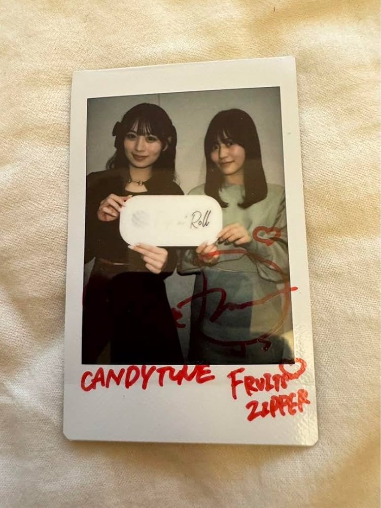 Amazon.co.jp: 月足天音 立花琴未 サイン入りペアチェキ : おもちゃ