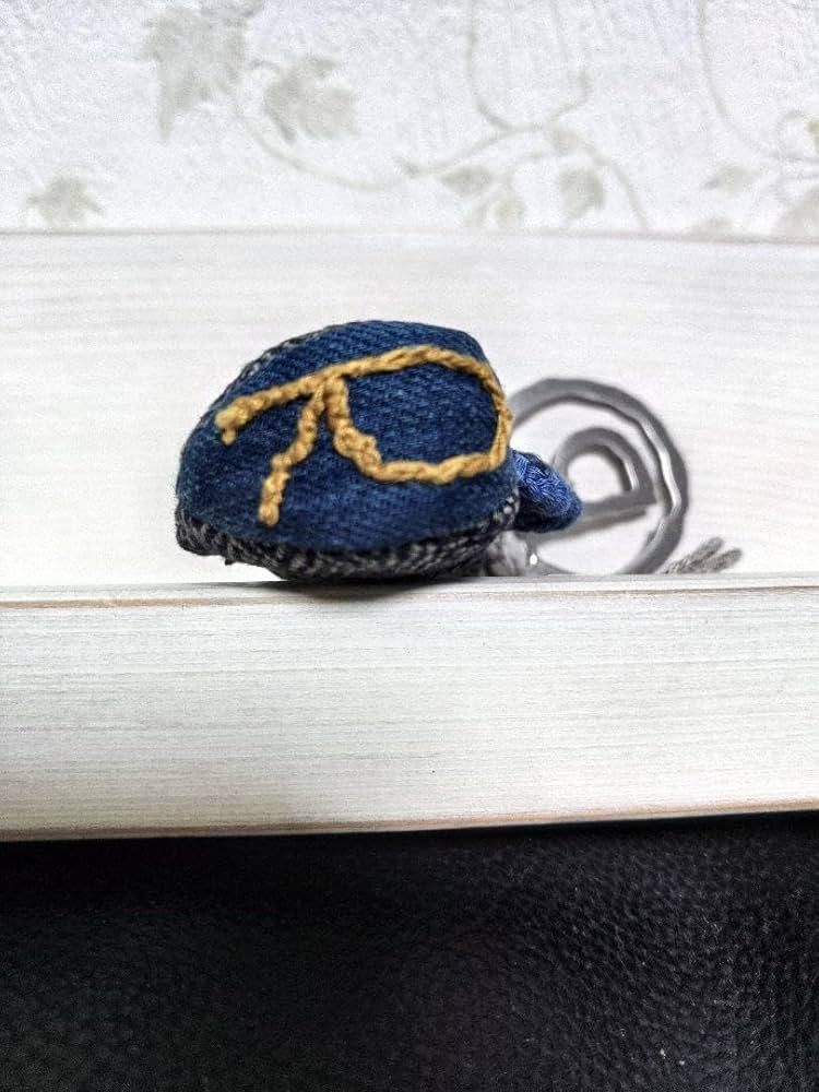 Amazon.co.jp: 45R き 海の左馬の干支キーホルダー 2024 : 文房具