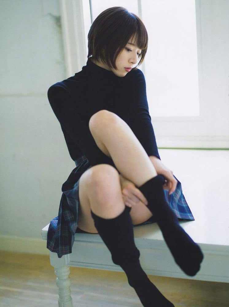 Amazon.co.jp: 橋本奈々未 L判フォト（写真） 300枚 : おもちゃ