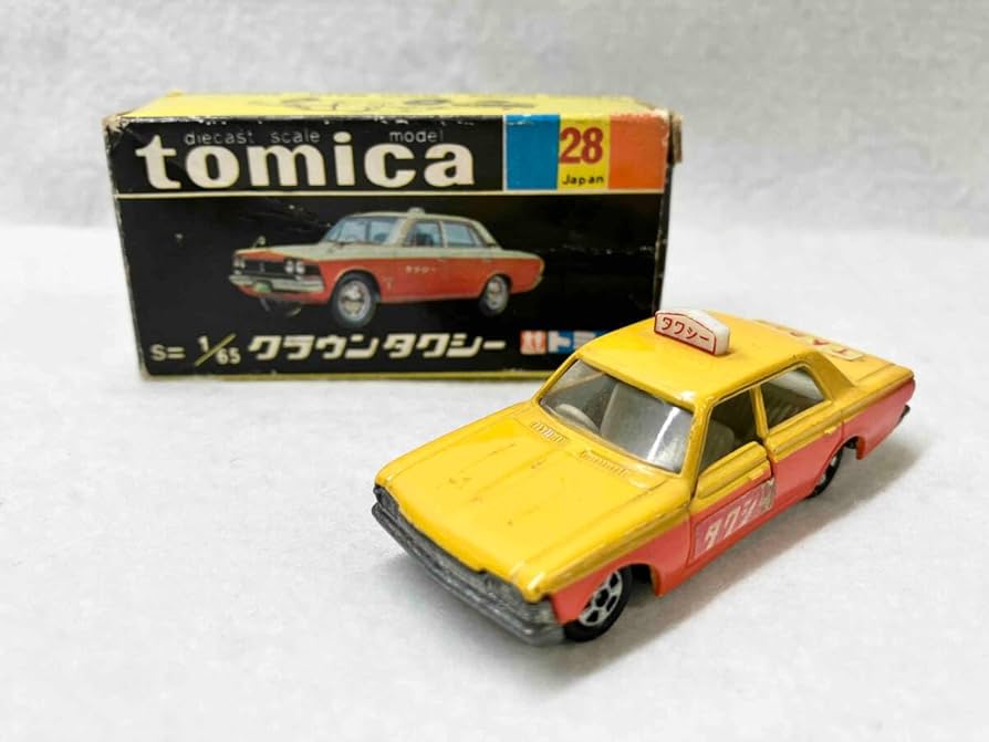 Amazon | トミカ NO.28 ミニカー クラウン タクシー 1/65 日本製 黒箱