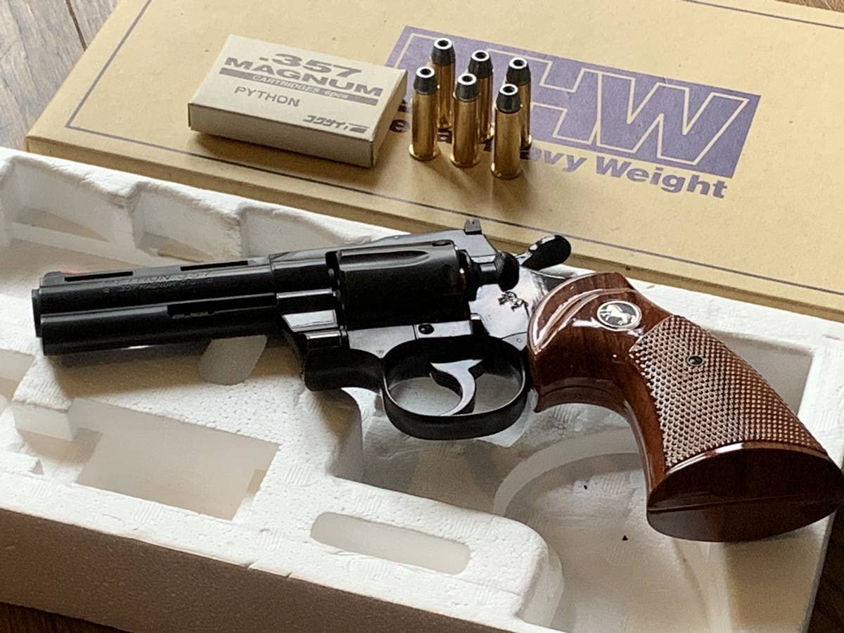 コクサイ COLT PYTHON .357 MAGNUM モデルガンとホルスター コクサイ