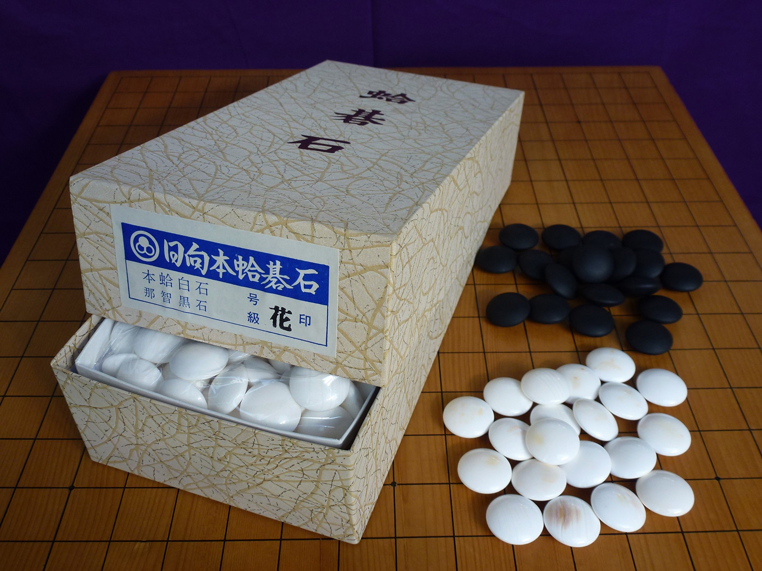 Amazon.co.jp: 【幻の碁石】日向特産蛤碁石 花印 35号 9.8ミリ : Toys