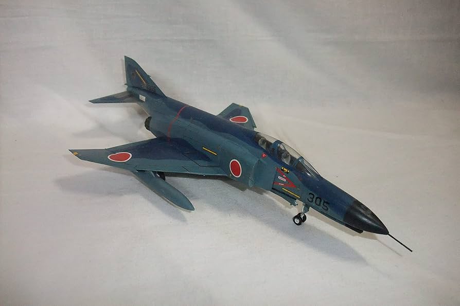 Amazon | 完成品 航空自衛隊F4EJ改ファントム戦闘機【洋上迷彩塗装