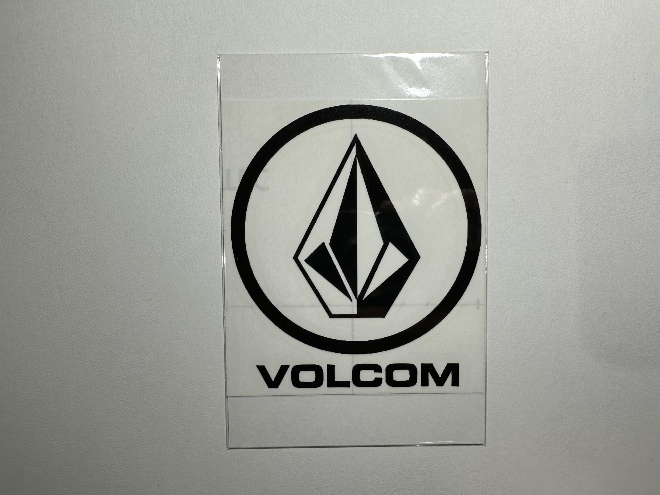 Amazon | VOLCOM (ボルコム) カッティングステッカー アウトドア