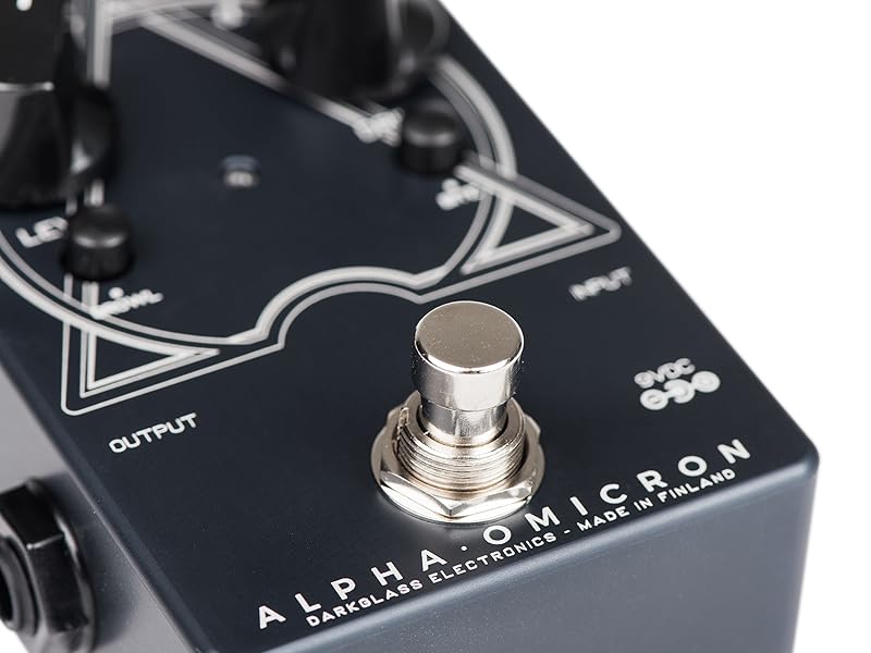 Amazon.com: Darkglass Alpha Omicron Bass Preamp/OD Pedal w/Dual