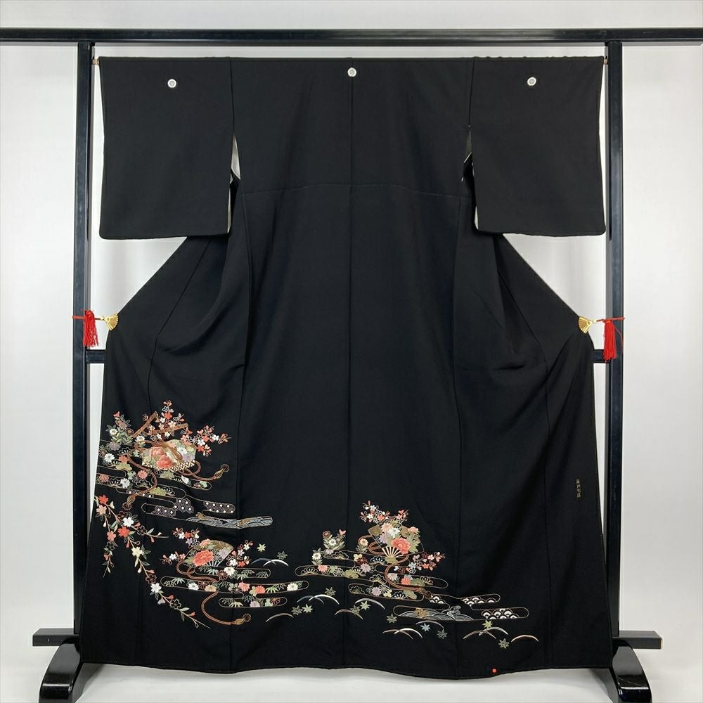 中古）黒留袖 黒 フォーマル ちりめん 五つ紋 総刺繍 文箱 扇 霞 牡丹
