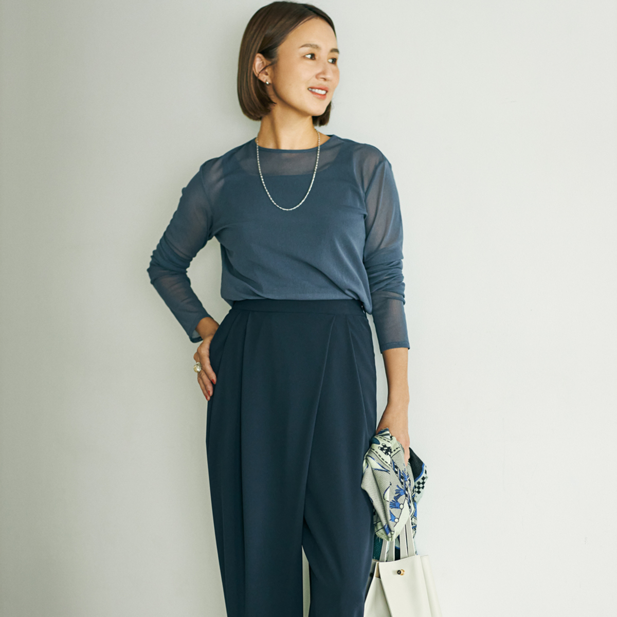 定番の「タックパンツ」はひとクセありが新鮮！この秋新調するなら