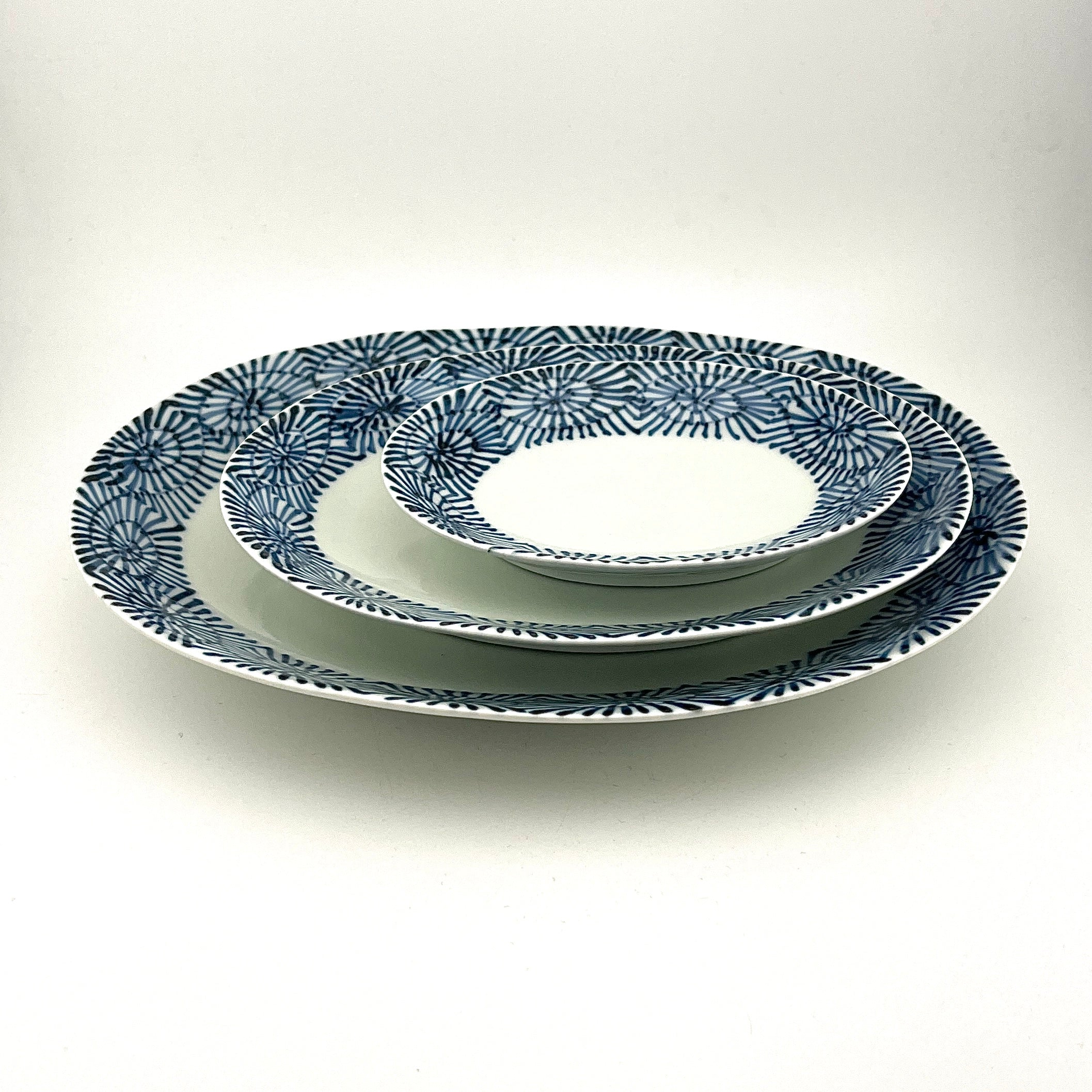 有田焼 そうた窯 惣太窯 蛸唐草楕円皿（小） – 生活民芸 なかむた